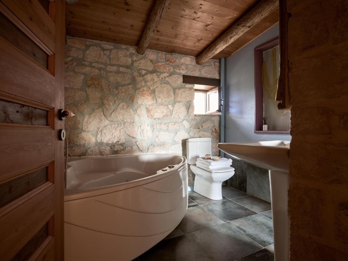 Vafias Villa - Tranquil Location, Ideal For Large Groups, By Zantewize Литакия Экстерьер фото