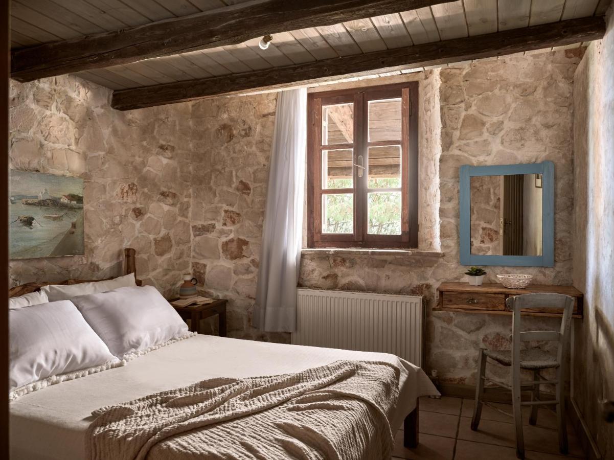 Vafias Villa - Tranquil Location, Ideal For Large Groups, By Zantewize Литакия Экстерьер фото